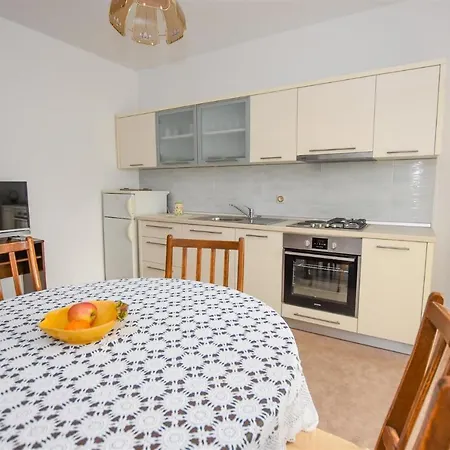 Rajko Apartment Pag Town