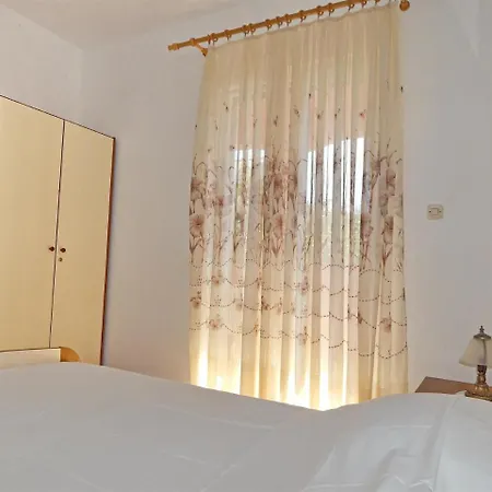 Apartment Rajko Pag Town