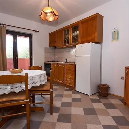 Rajko Apartment Pag Town