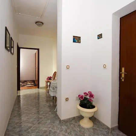 Rajko Apartment Pag Town