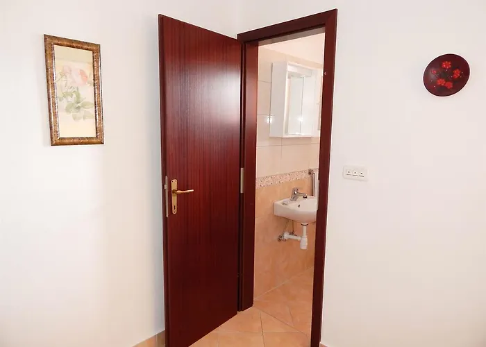 Rajko Апартаменты Паг