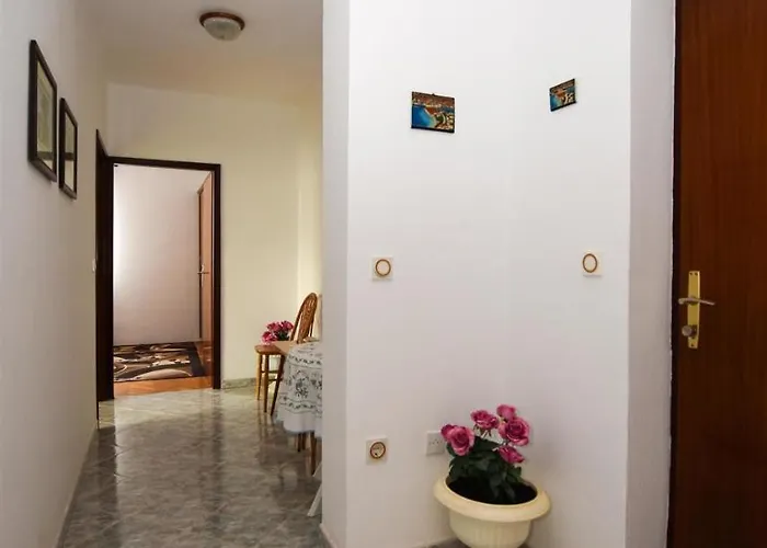 Rajko Апартаменты Паг