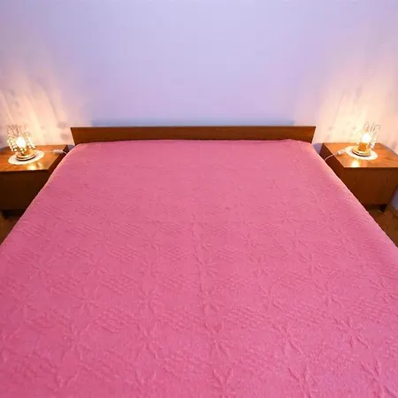 Rajko Lejlighed Pag Town