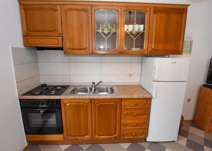Rajko Apartment Pag Town